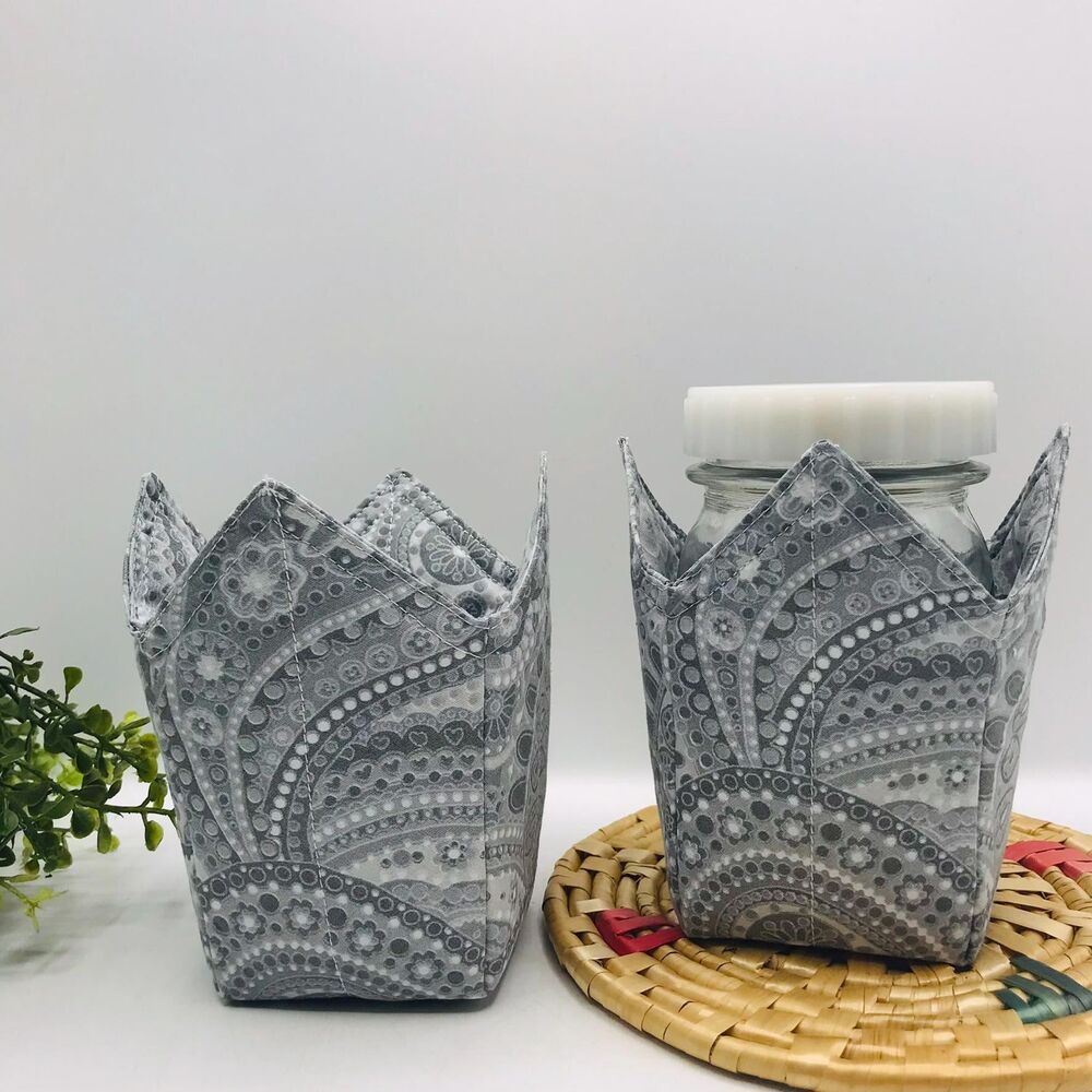 Microwave Pint Size Cozy for Noodles, Oatmeal, Stir Fry Ice Cream Gray Paisley